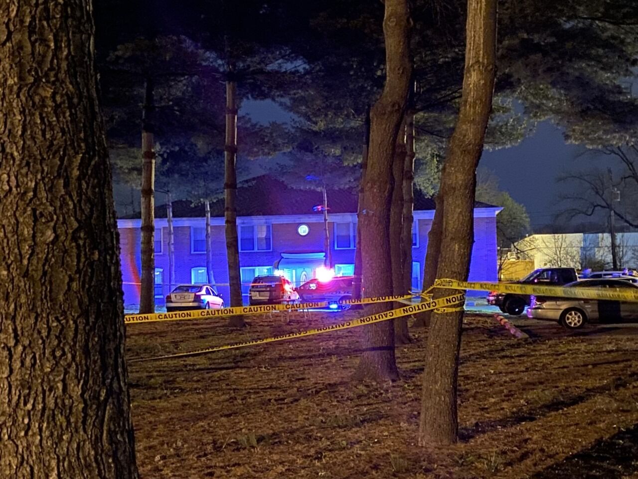 ISP: Man shot by Jeffersonville police after allegedly pointing gun at officers